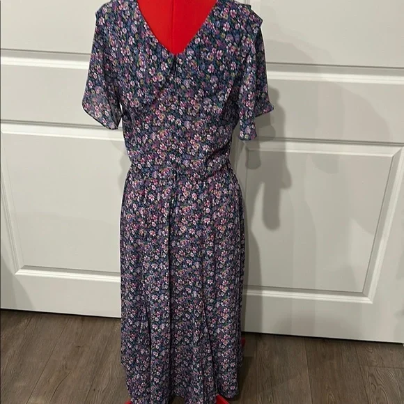 Karin Stevens V Neck Peter Pan Collar  Sheer Flutter Floral Purple Dress Size 10 - Picture 6 of 12